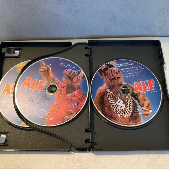 ALF - Season One - DVD -  Pre Owned- Anne Meara,Lucky,Sam Whipple,Mickey Jones, - Picture 4 of 4